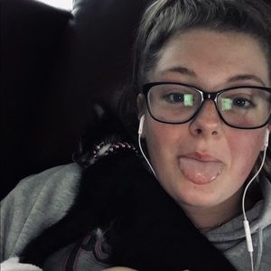 Meet your Posher, Liz